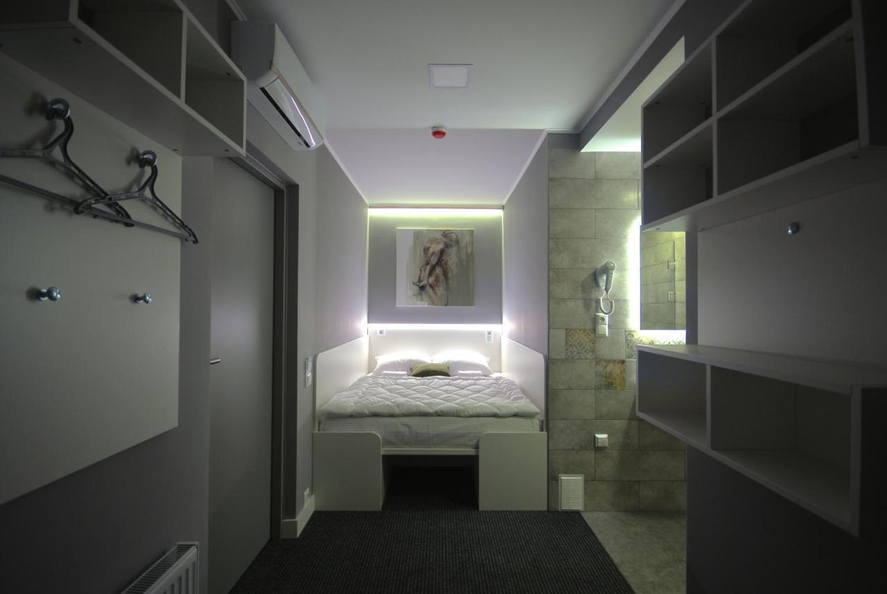 Cubby Hotel リヴィウ エクステリア 写真
