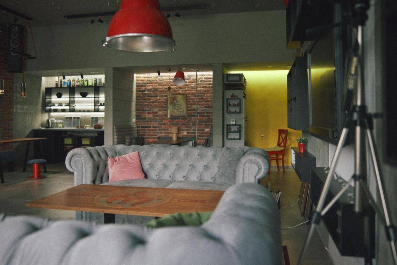 Cubby Hotel リヴィウ エクステリア 写真