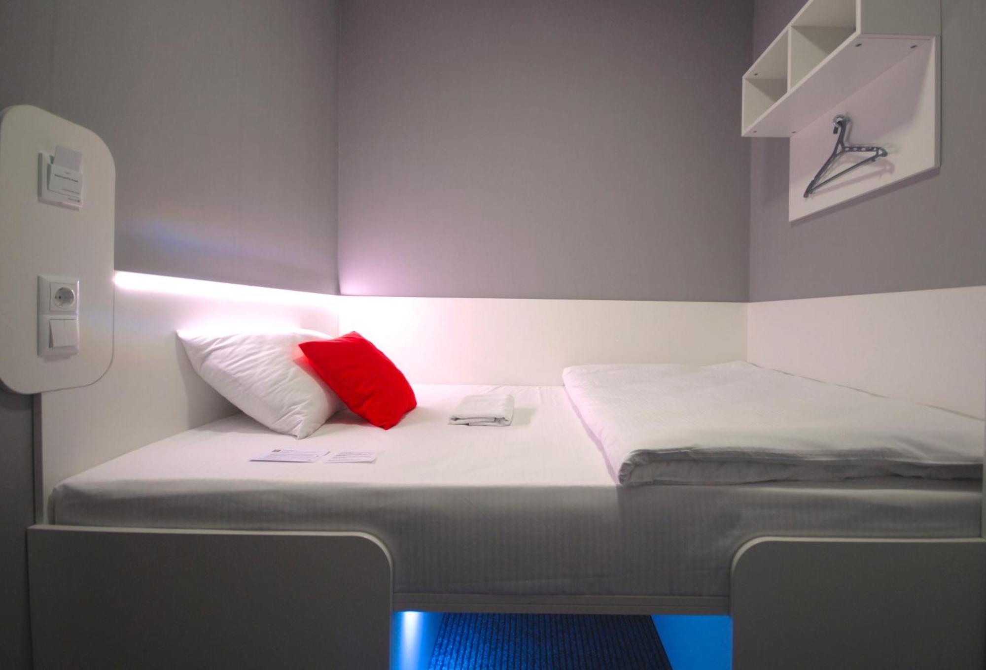 Cubby Hotel リヴィウ エクステリア 写真